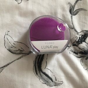 Foreo face brush